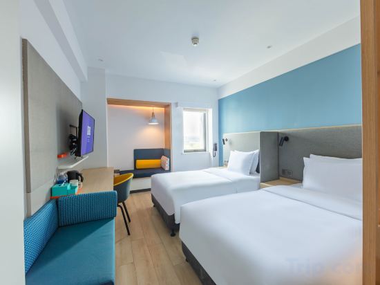 Holiday Inn Express Shanghai Pudong Airport by IHG - Tap to explore photos