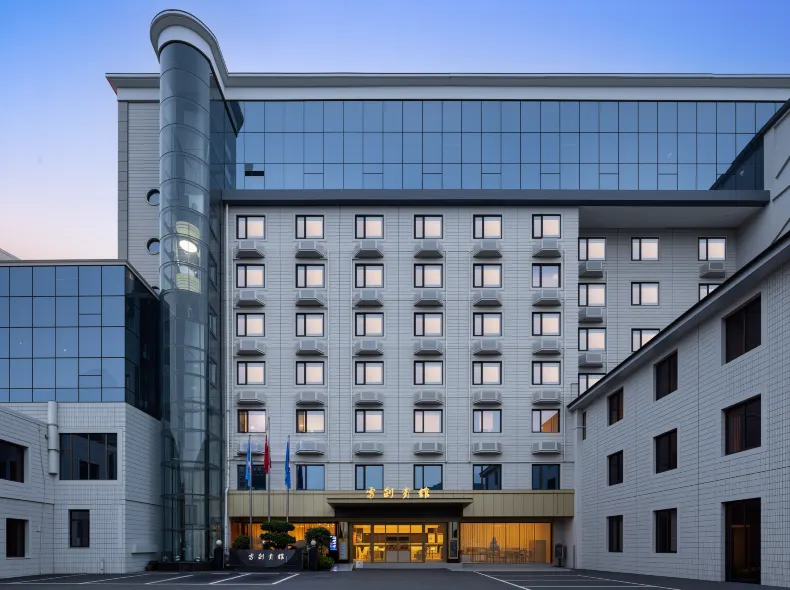 Leijian Hotel (Chengdu West China Hospital, Wuhouci Metro Station Branch)