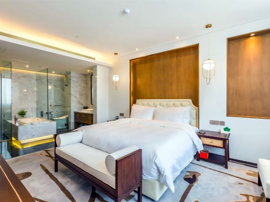 Beijing Yiwan Hotel Room Type - Scenic View Suite (Two-Bedroom With Separate Living Room + Soaking Tub)