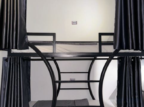 Poolside Villa - Hostel Room Type - Bed In 4-Bed Mixed Dormitory Room (Mixed Gender)