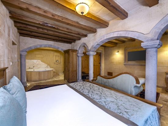 Cratus Stone Palace Room Type - King Suite With Jacuzzi