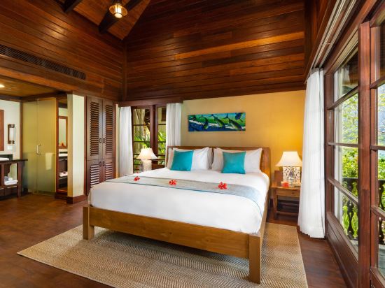 Enchanted Island Resort Room Type - Hilltop Room, Guest Room, 1 King, Partial Ocean View