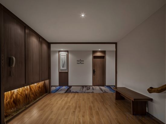 Others 3, YinXiuYunQiHotel, Ngawa Tibetan and Qiang