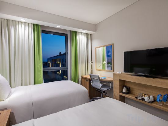 Hampton by Hilton Istanbul Zeytinburnu Room Type - Twin Room