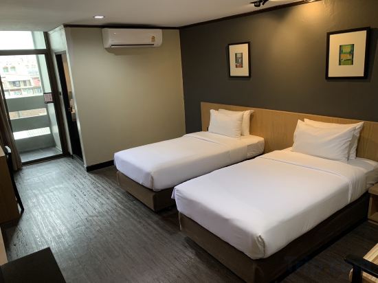 Bangkok Inter Place Hotel Room Type - Deluxe Twin Room