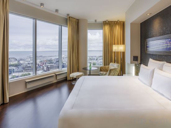 Swissotel Tallinn Room Type - Grand Room Harbour View