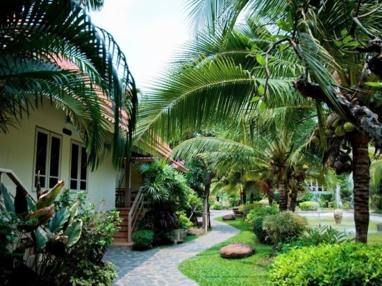 Tonwa Resort Hotel - Tap to explore photos