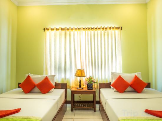 Side Walk Never Die Room Type - Twin Room with Fan