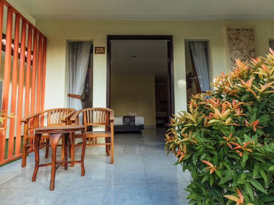 Semaya One Beach Guesthouse - Tap to explore photos