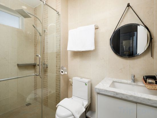 Helen Fin Inn & Apartment - Tap to explore photos