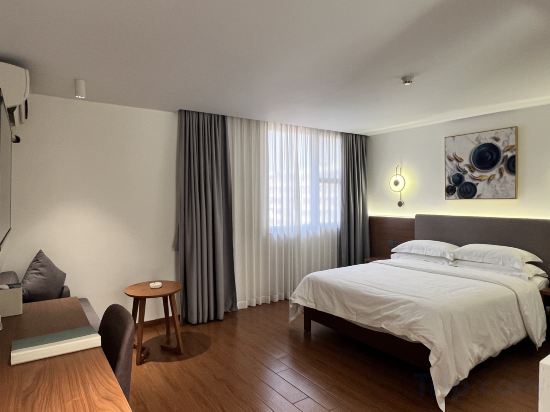Guangzhou Dagang Garden Hotel Room Type - Garden Comfort Double Bed Room (Garden View + Bright Window + Sleep Mattress) Guangzhou Dagang Garden Hotel Room Type - Garden Comfort Double Bed Room (Garden View + Bright Window + Sleep Mattress)
