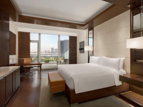 JW Marriott Hotel Hanoi - Tap to explore photos