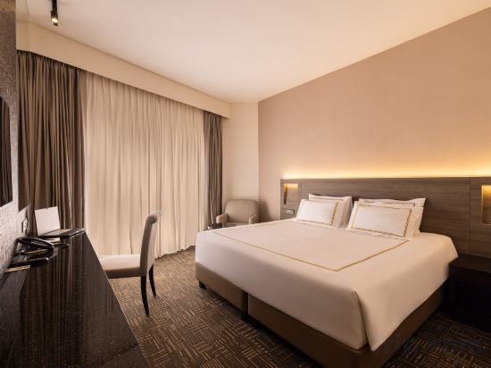 Hotel Royal Queens Room Type - Premier Double or Twin Room Hotel Royal Queens Room Type - Premier Double or Twin Room