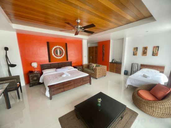 Calypso Beach & Dive Resort Room Type - Triple King Suite Room