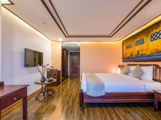 Fivitel Hoi An Hotel - Tap to explore photos