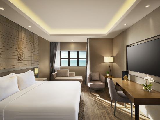 DoubleTree by Hilton Damai Laut Resort Room Type - KING 1 BEDROOM DAMAI SUITE