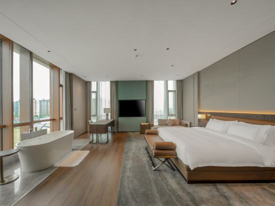 Shanghai HuHua Grand Hotel Room Type - Huhua Suite with River View Shanghai HuHua Grand Hotel Room Type - Huhua Suite with River View