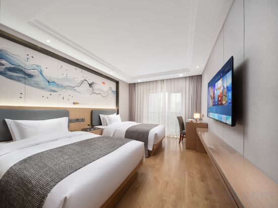 YiWU Best Hotel - Tap to explore photos