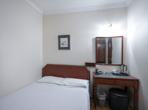 Penta Hotel Room Type - Double Bed (No Window)