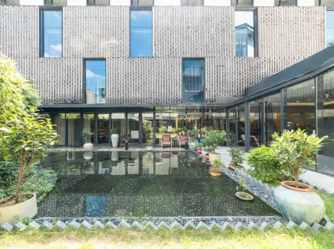 Canal Seclusive Life