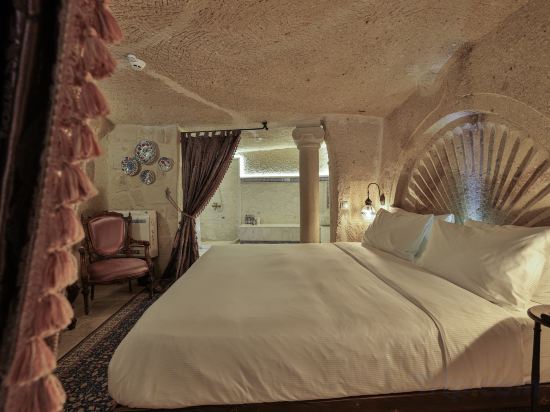 Elika Cave Suites Room Type - Deluxe King Room
