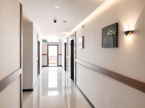 Others 4, Nachorui | Urban Cloudscape · Giant Screen Cinema · Crown High-rise Business Hotel, Yangjiang