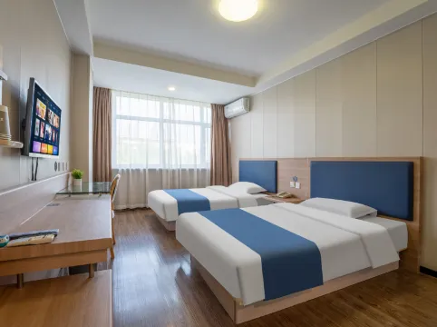 Yijia 365 Hotel Chain (West Street Museum Subway Station Branch)