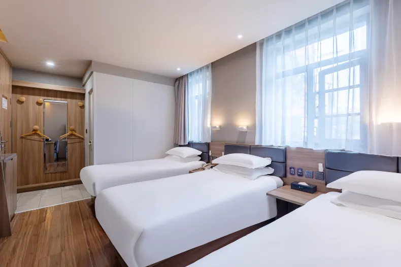 Huayi Premium Hotel (Beijing Wukesong 301 Hospital)