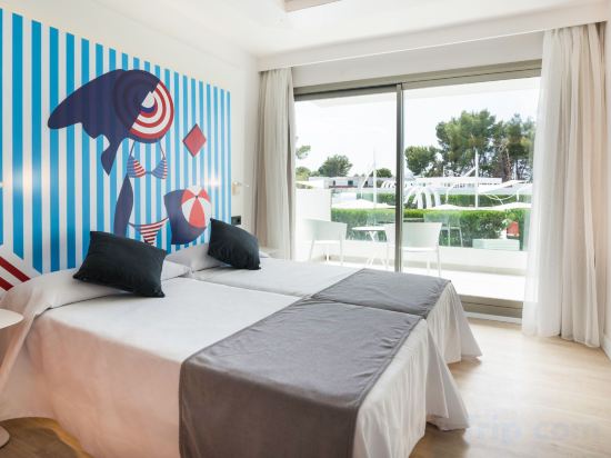 Hotel THB Naeco Ibiza - Adults Only - Tap to explore photos