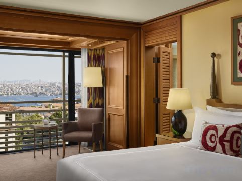 Divan Istanbul Room Type - Deluxe Bosphorus Bridge View King Bed Divan Istanbul Room Type - Deluxe Bosphorus Bridge View King Bed