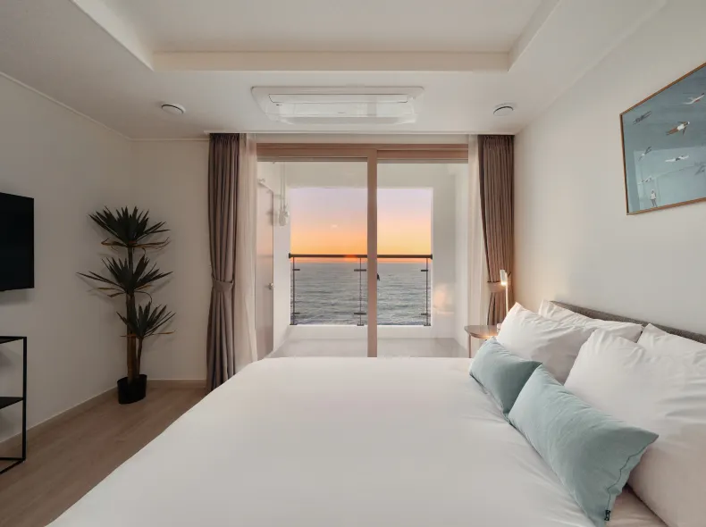 Urbanstay Sokcho Deungdae Beach