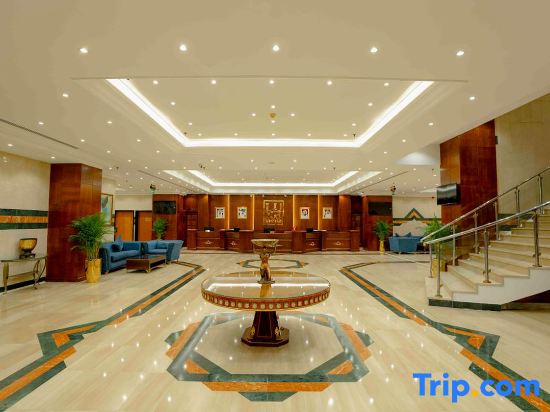 Luxe Grand Hotel
