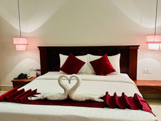 Holy Angkor Hotel - Tap to explore photos
