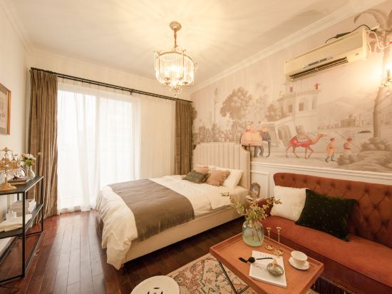 If House (Meiling Visa Office Zhujiang New Town Metro Station) Room Type - European Vintage Attraction Series - Projection Queen Bed Room If House (Meiling Visa Office Zhujiang New Town Metro Station) Room Type - European Vintage Attraction Series - Projection Queen Bed Room