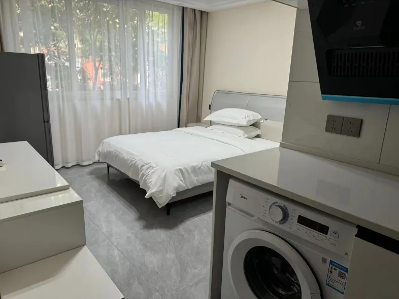 99 Inn (Shanghai Lianhua Road Metro Station)