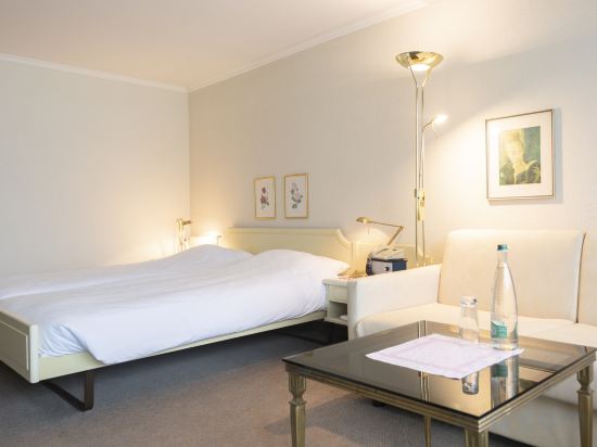 Seiler au Lac Room Type - Classic Double Room With Lake View And Balcony