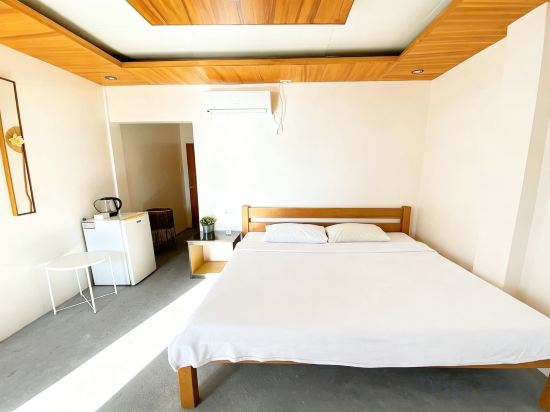 Super diving and tinas reef divers Room Type - No. 15 Garden View King Room