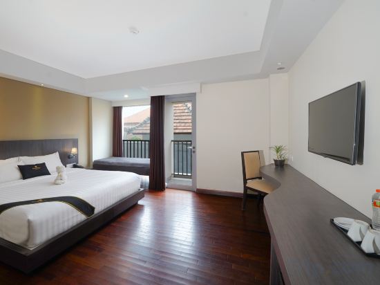 Brits Hotel Legian - Tap to explore photos