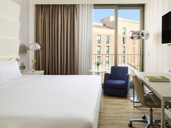 NH Malaga Room Type - Family Connecting Room