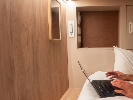 Little Drifter Melbourne Room Type - Bed in Deluxe Drifter Dream Pod