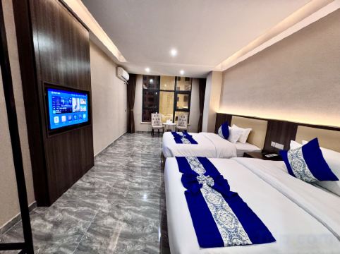 Oriental Hotel Room Type - Executive Twin Room with View