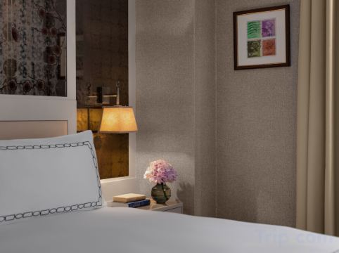 The Biltmore Mayfair Room Type - Deluxe King Room