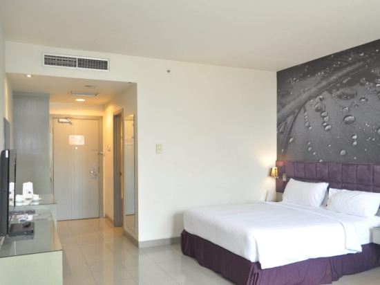 Royal Palm Hotel & Conference Center Cengkareng - Tap to explore photos