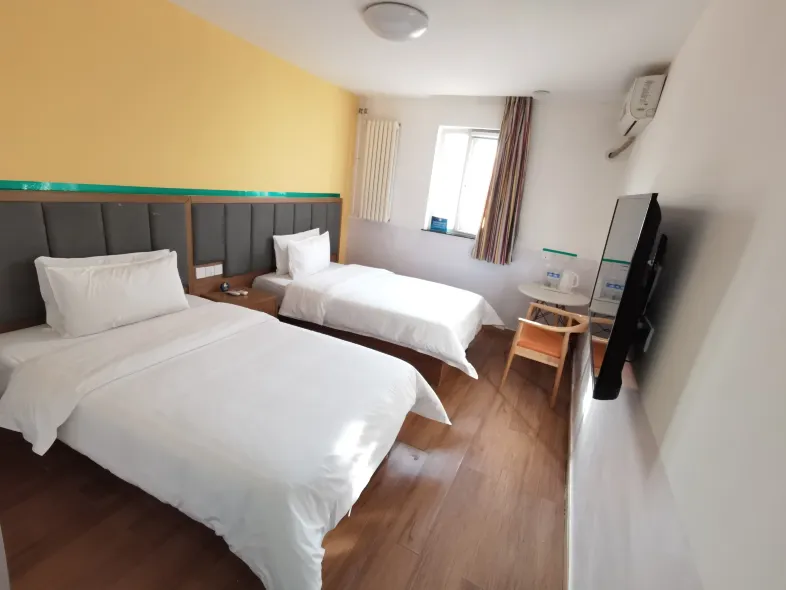 7Days Inn Chain Hotel (Beijing Xiaocun Subway Station)