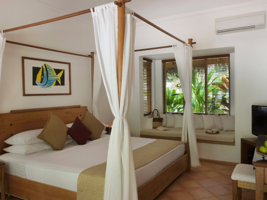Niva Kuramathi Maldives - Tap to explore photos