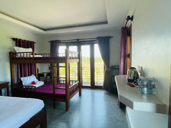 Bamboo Bungalow Room Type - Standard Double Room With 2 Bung Bed