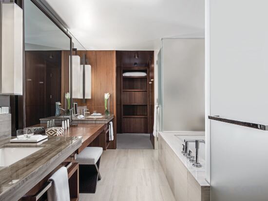 The Langham, New York, Fifth Avenue - Tap to explore photos