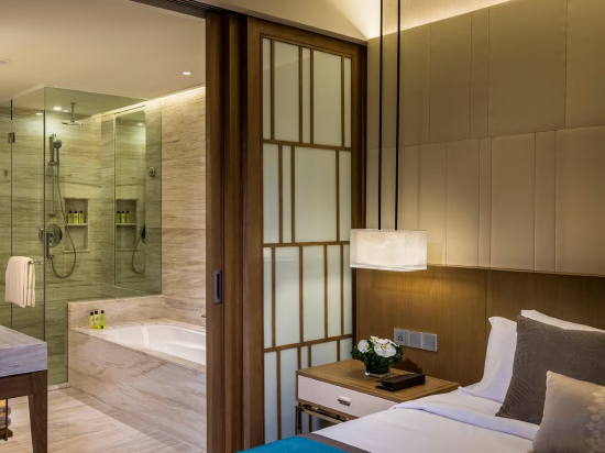 InterContinental NHA TRANG - Tap to explore photos