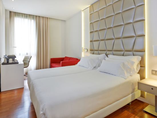 NH Collection Barcelona Podium Room Type - Family Connecting Extrabed (2AD+2CH)