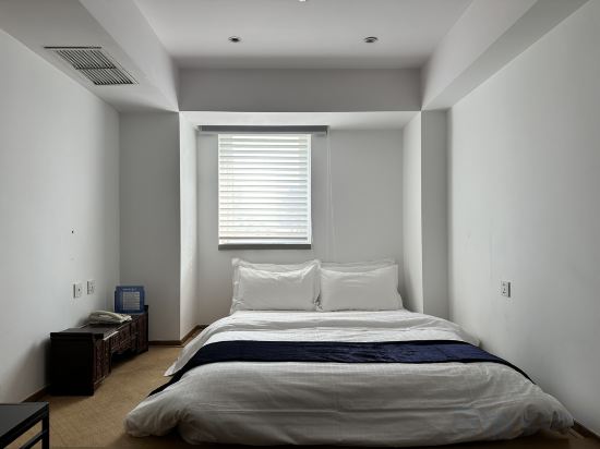 Beijing Shichahai Shadow Art Performance Courtyard Room Type - Standard Double Room